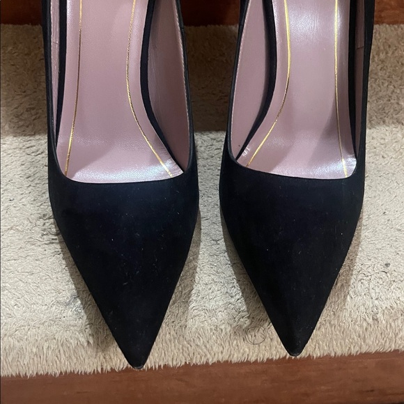 Gucci Black Suede Heels with Gold Accent - Picture 3 of 13